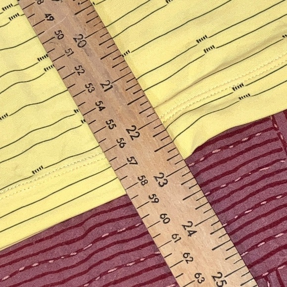 Danskin Women’s size medium exercise top or under layer in lovely yellow hue. - Picture 8 of 8